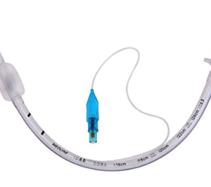 Tubos. Tubos endotraqueales de plástico grado médico transparente. Compuestos por una válvula y tubo de inflado tubo curva Margill punta con orificio Murphy y una marca radio opaca para su visualización radiográfica. El acceso al lumen se ejecuta por medio de un conector tipo Luer. Cuenta con un lumen adicional con una apertura dorsal arriba de la bocamanga destinado al drenaje del espacio subglótico. Están destinados a ser introducidos por la tráquea del paciente a través de la boca o nariz. Producto estéril por óxido de etileno en empaque individual Diámetro interno: 7.5 mm Pieza.